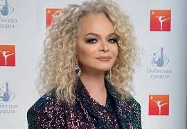 Лариса Долина